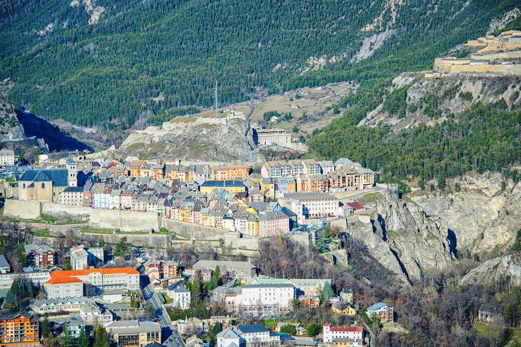 Maison A Tour Briancon Zewnętrze zdjęcie